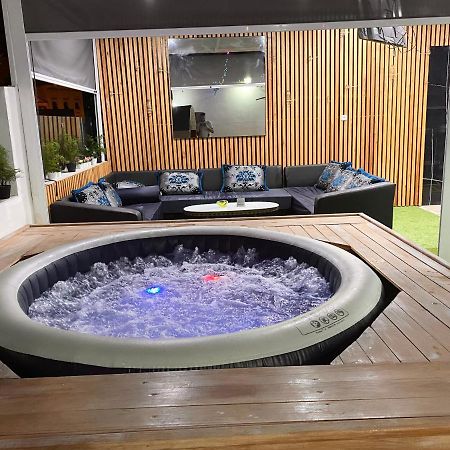 Appartement Avec Terasse Jaccuzi Barbecue Netflix Vue Sur Mer Totalement Gratuit Sans Supplement Al Hoceima Exterior photo